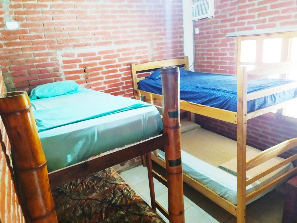 Iguana Beach House Hostel Montanita Ngoại thất bức ảnh