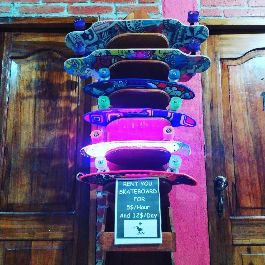 Iguana Beach House Hostel Montanita Ngoại thất bức ảnh