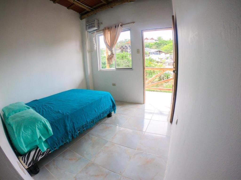 Iguana Beach House Hostel Montanita Ngoại thất bức ảnh