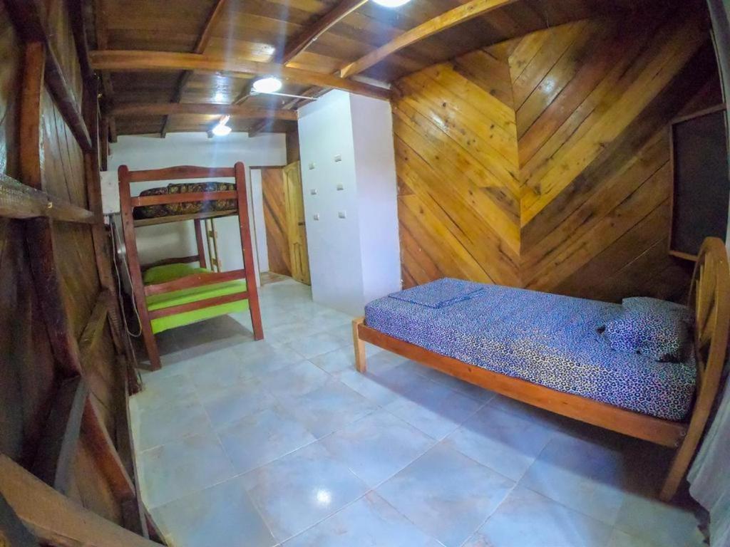 Iguana Beach House Hostel Montanita Ngoại thất bức ảnh