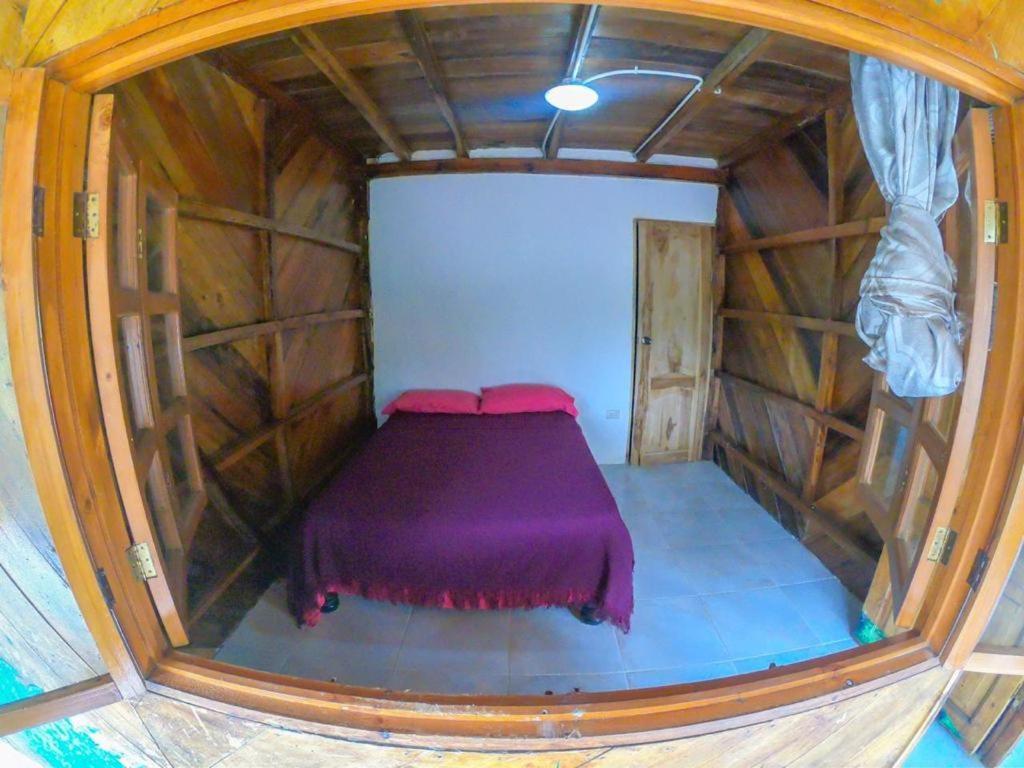Iguana Beach House Hostel Montanita Ngoại thất bức ảnh
